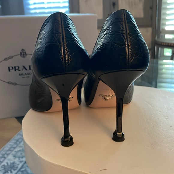 Prada slightly worn and well cared for heels - Picture 4 of 5